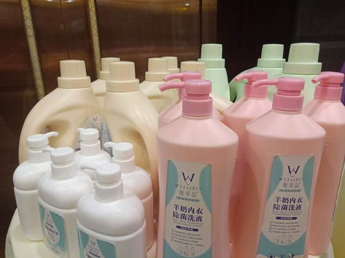 萬源成都商會走訪鴻利亮彩日用品，助力企業復工復產